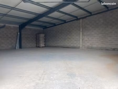 a louer -box / local de stockage ou d'activité de 120 m²
