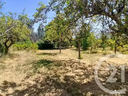 terrain 1 113 m² domerat