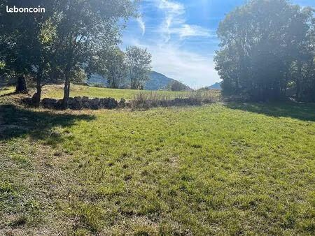 terrain 1 500 m² entrepierres