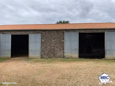 batiment 1 pièce 94 m²