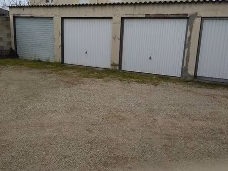 box ou garage à louer