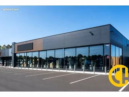 local commercial 900 m²