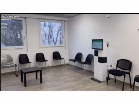 à vendre – local commercial à destination médicale en qpv – 235 m²