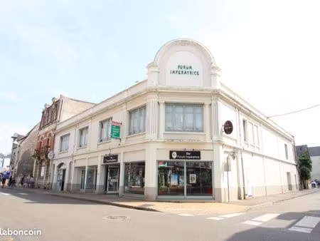 local commercial 909 m²