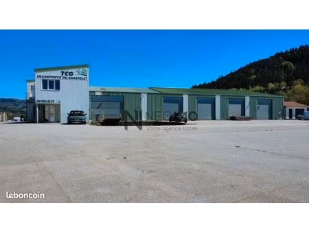 local commercial 1260 m² le syndicat