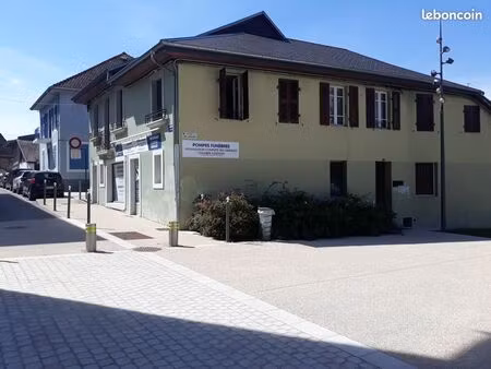 grand local commercial à louer