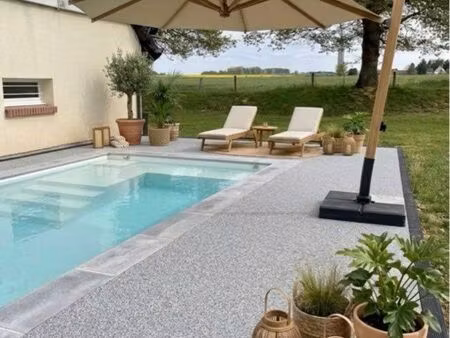 maison familiale avec piscine et jacuzzi
