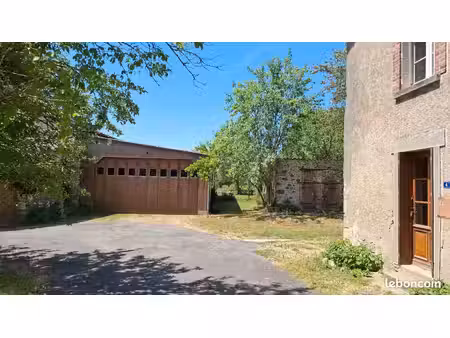 maison et grand garage