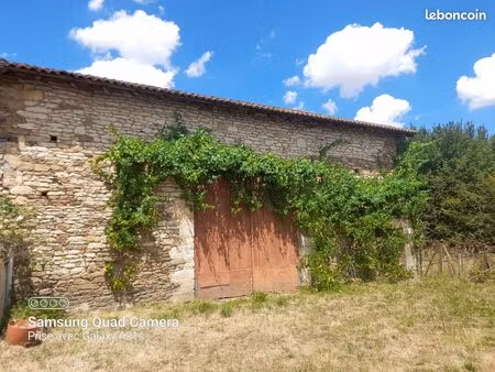 grange sur terrain 7500 m²
