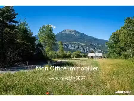terrain 574 m² crots