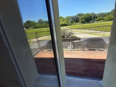 appartement t2/t3 althen 10 min avignon en campagne avec balcon