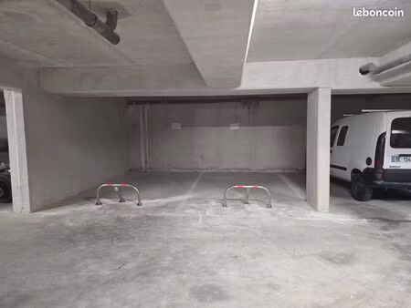 place de parking dans residence securisee