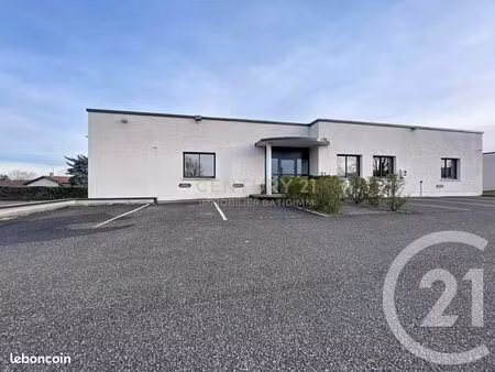 bâtiment 568 m²