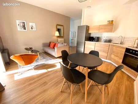 location appartement meublé de 63 m² - plein centre