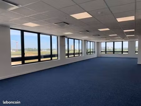 local bureaux 167 m²