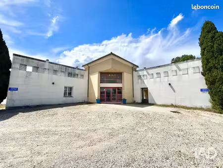 boutique 131 m² lapalud