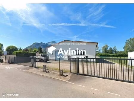 local 1290 m² voreppe