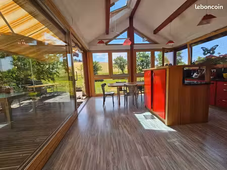 ferme renové   sans vis-à-vis avec un appartement de 150m2 + dépendance & terrain