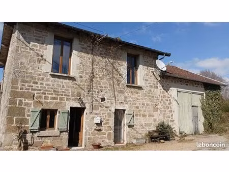 a vendre jolie maison typique sur le plateau de millevaches