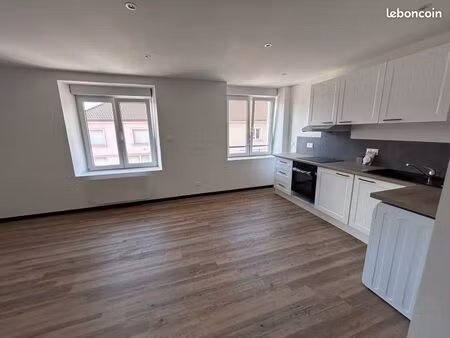 à louer – appartement f2 rénové à neuf à corcieux