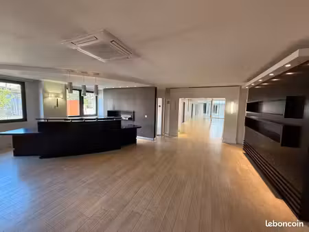 centre-ville – bureaux de grand standing de 505 à 900 m² – parking souterrain