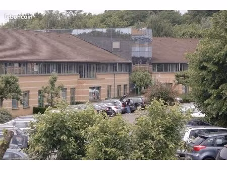 bureaux 186 m²
