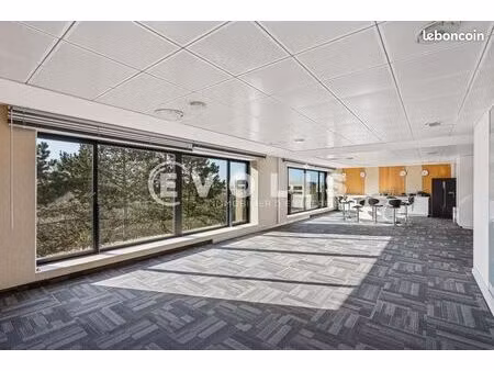 bureau 144 m²