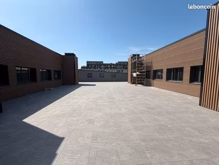bureaux neufs / restaurant / loisirs 744m2 + terrasse 221m2