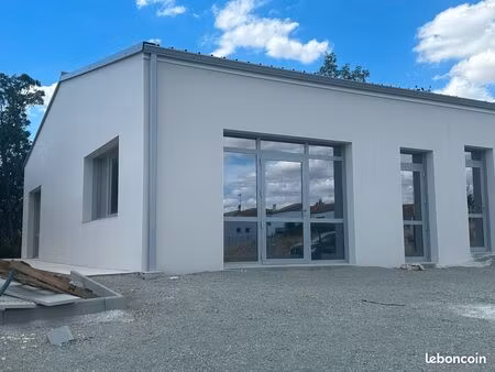 local commercial neuf 100 m² avec vitrine – aiffres