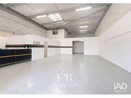local 245 m² entraigues-sur-la-sorgue
