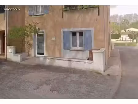 local professionnel à pernes-les-fontaines