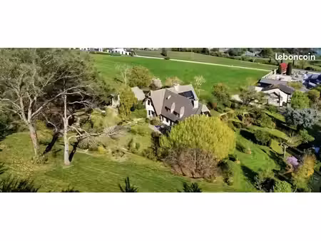 propriété 8 pièces 265 m²
