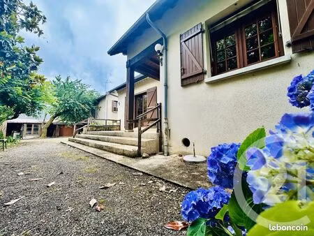 maison 10 pièces 230 m²
