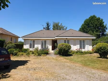 ? plain-pied au cœur de verneuil - 3 chambres - joli jardin 1400 m²