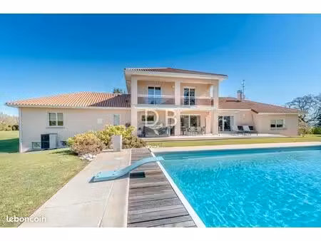 magnifique villa contemporaine climatisée