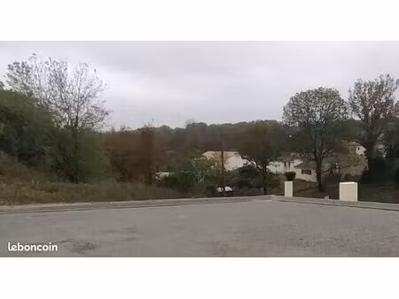 terrain 1015 m2 dans le bourg