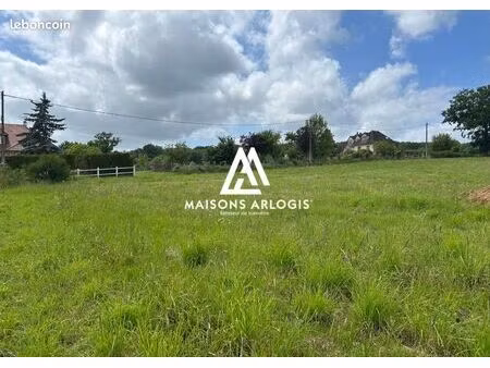 terrain 850 m² isle