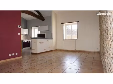 appartement avec cuisine intégrée équipée