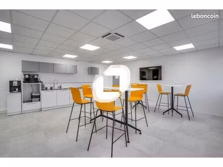 bureau 5 421 m²