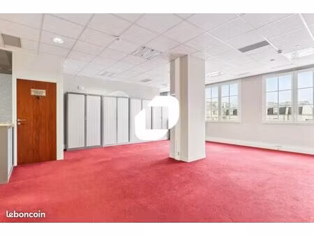 bureau 1 783 m²