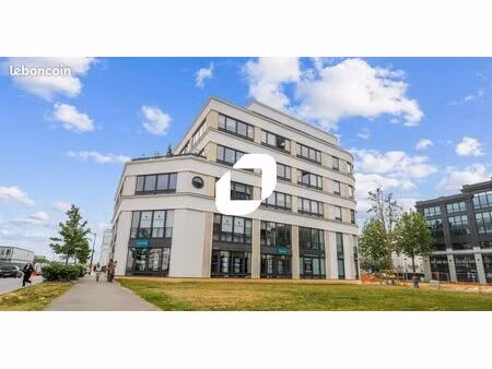 bureau 565 m²