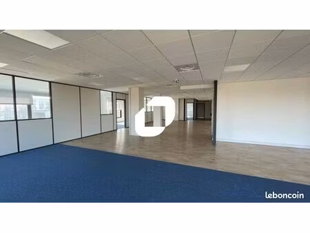 bureau 1 528 m²