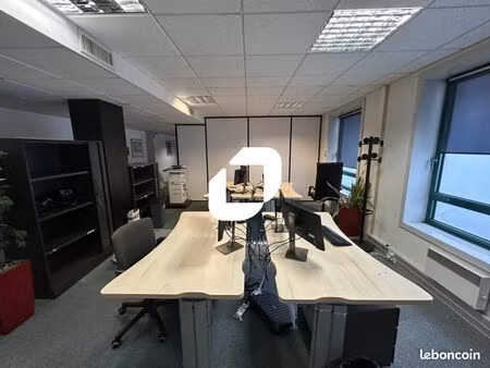 bureau 555 m²