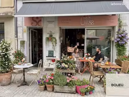 boutique 51 m² uriage