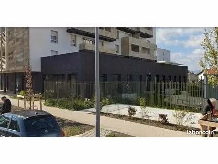 local commercial 170 m² échirolles