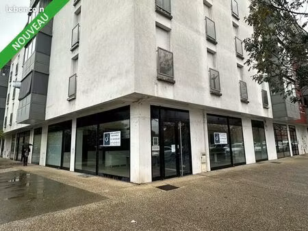 local commercial 334 m² echirolles