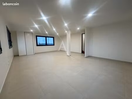 local commercial 80 m² le chatelet en brie