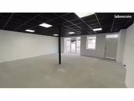 local commercial 63 m² rénové – centre-ville de montrond-les-bains – accès pmr