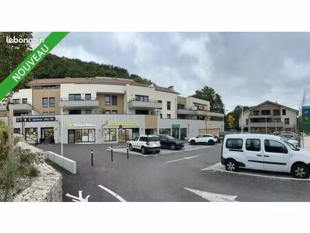 local commercial 165 m² noyarey