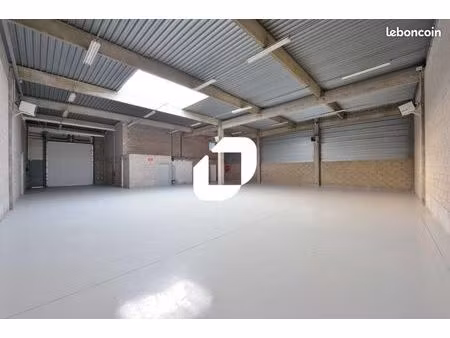 local d'activité 771 m²